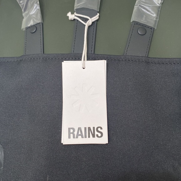 NWT RAINS BACKPACK - Picture 6 of 13